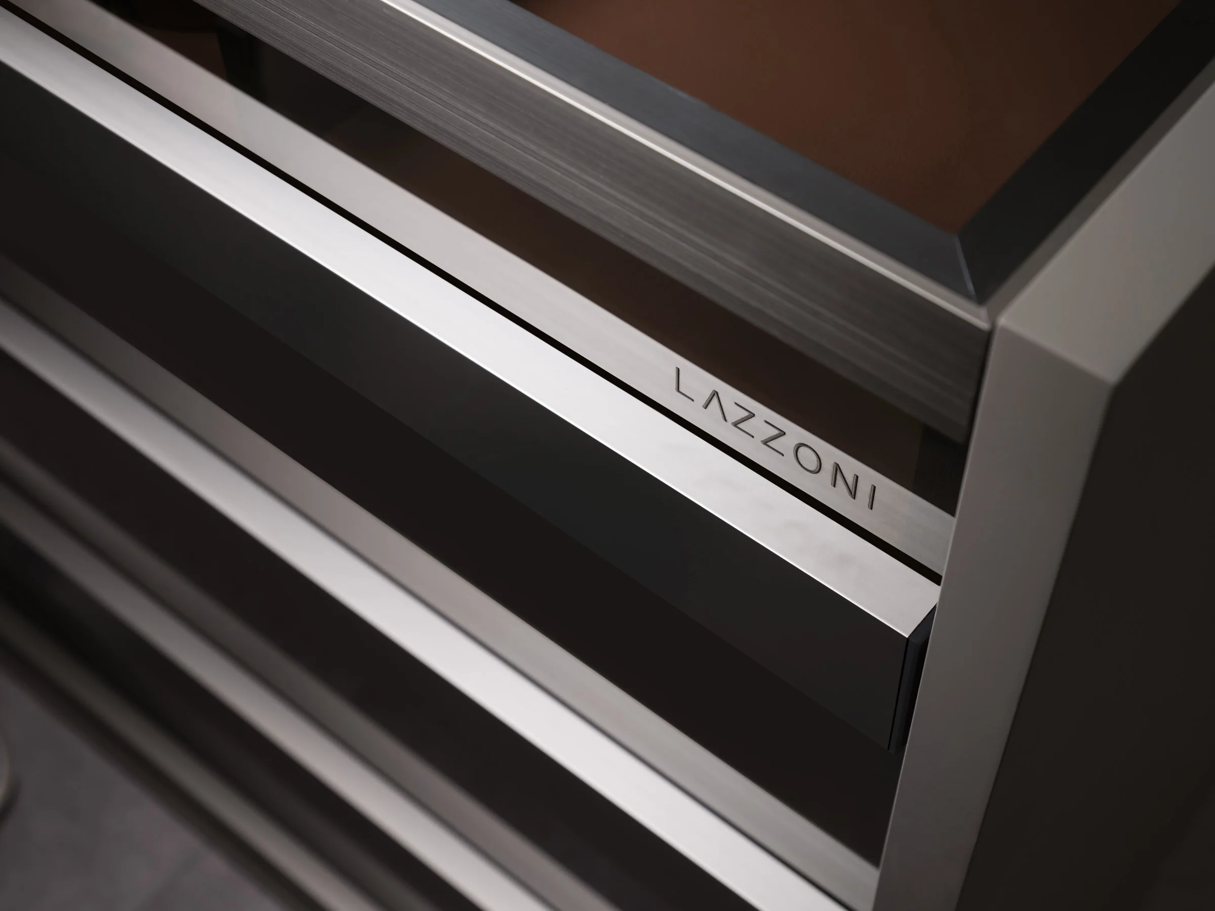 Ferma Lacquered Closet - Image 4